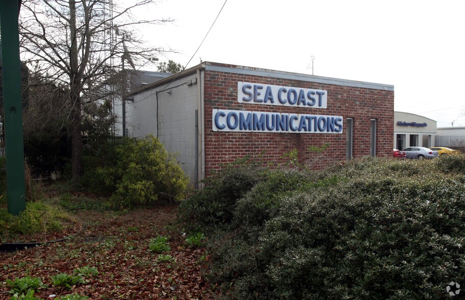 More Photos Of 1027 S Kerr Ave, Wilmington Showroom For Lease