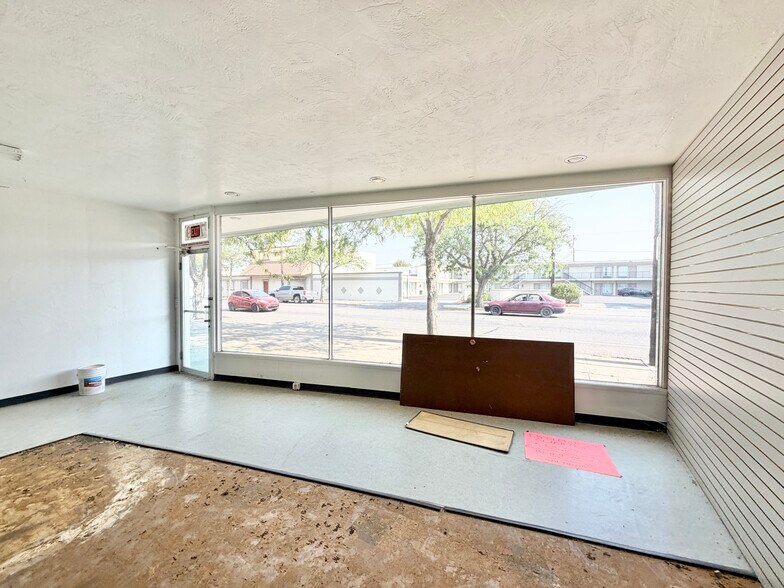 More Photos Of 717 W Lewis St, Pasco Storefront For Sale