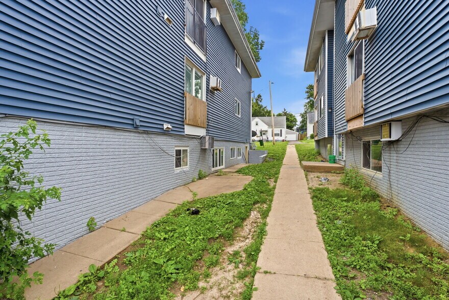 More Photos Of 802-816 15th Ave SW, Cedar Rapids Apartments For Sale