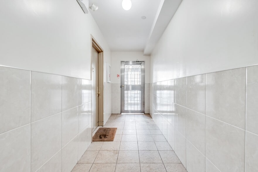 More Photos Of 10430 39th Ave, Corona Apartments For Sale