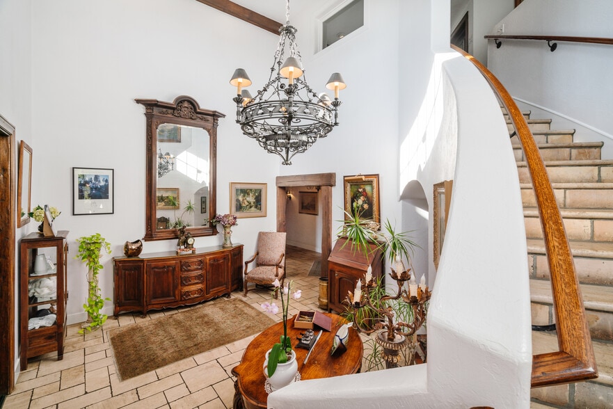 More Photos Of 48644 Victoria Ln, Oakhurst Hospitality For Sale