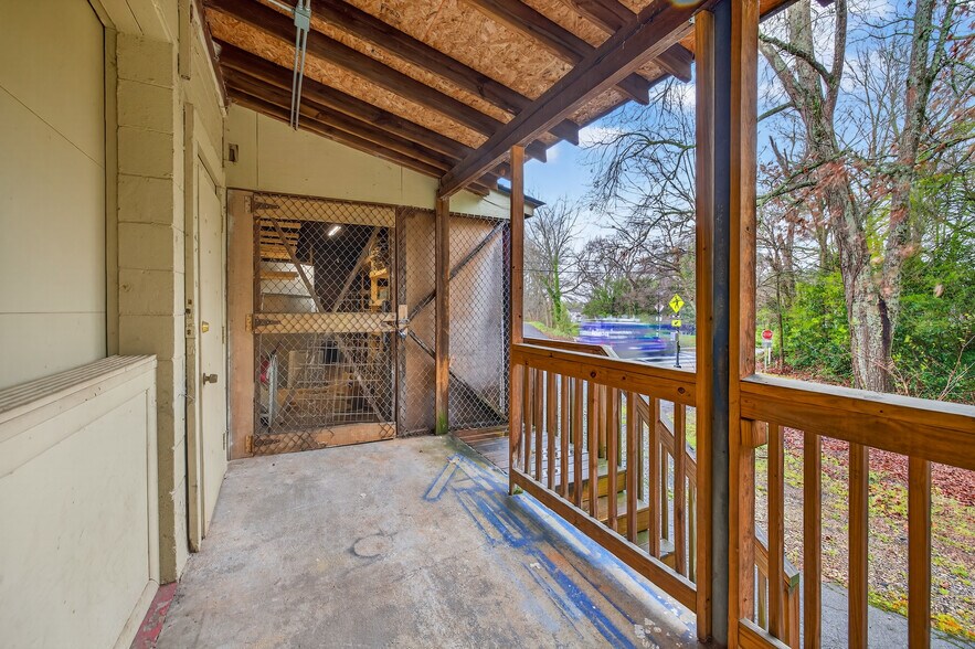 More Photos Of 4109 Robinson St, Covington Freestanding For Sale