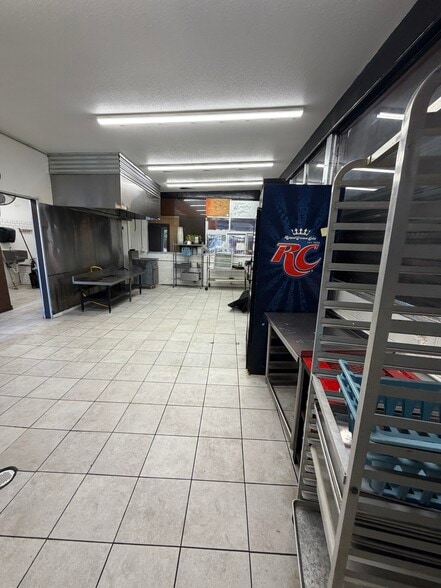 More Photos Of 1701 E Houston St, San Antonio Restaurant For Lease