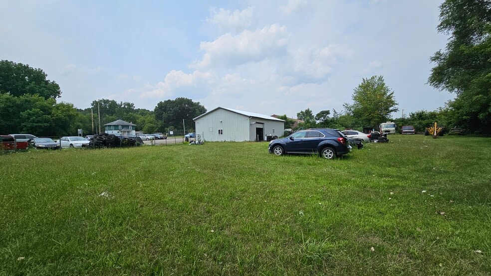 More Photos Of 4114 E Michigan Ave, Jackson Freestanding For Sale