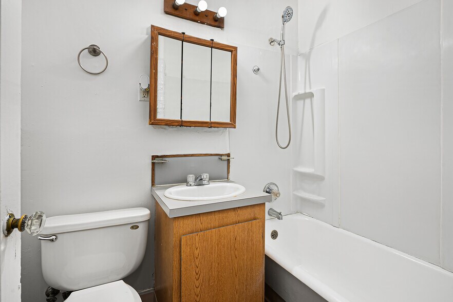 More Photos Of 805 Marion St, Seattle Apartments For Sale