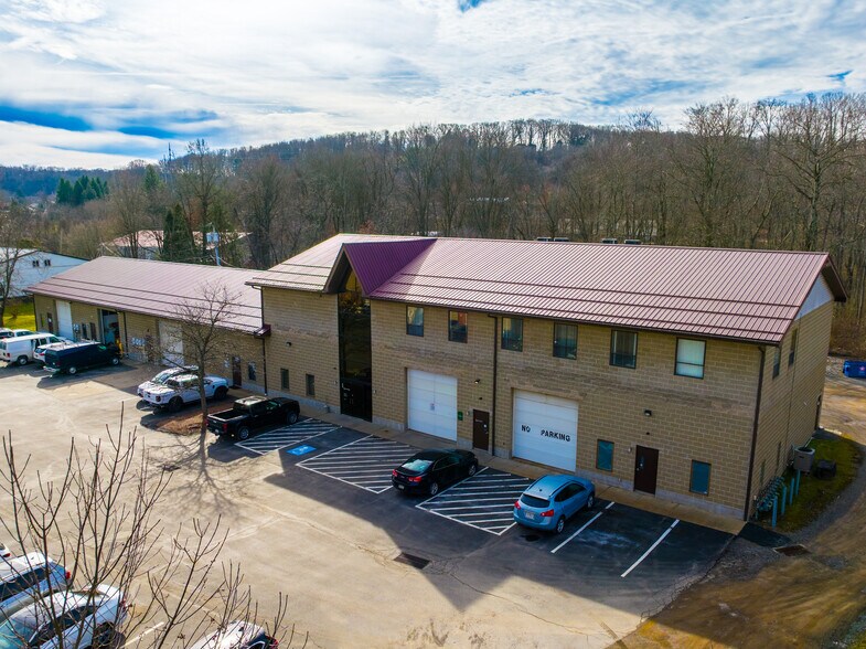 More Photos Of 357 Northgate Dr, Warrendale Warehouse For Lease