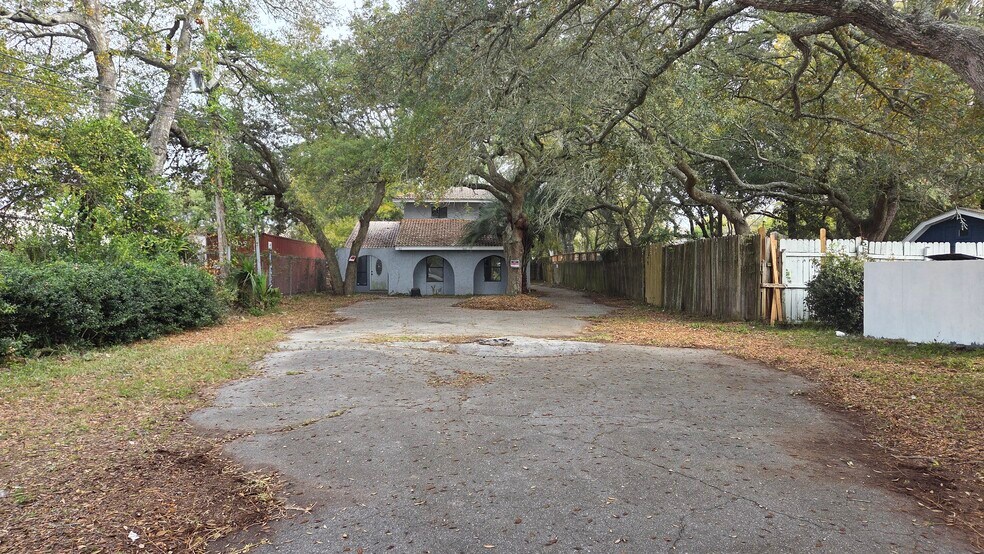 More Photos Of 466 E Miracle Strip Pky, Mary Esther Office For Sale