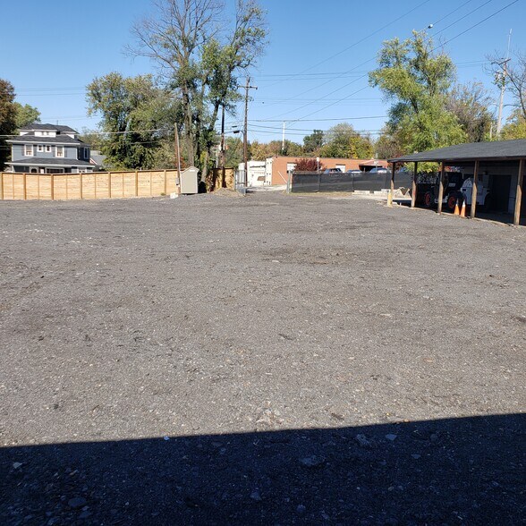 More Photos Of 2301 Sulphur Spring Rd, Lansdowne Industrial For Lease