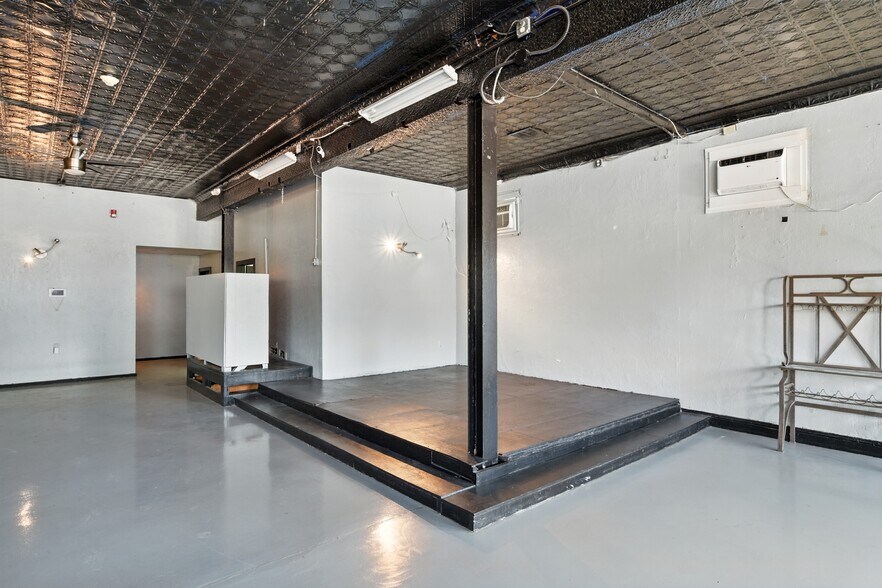 More Photos Of 285 Elm St, Westfield Storefront Retail Residential For Sale