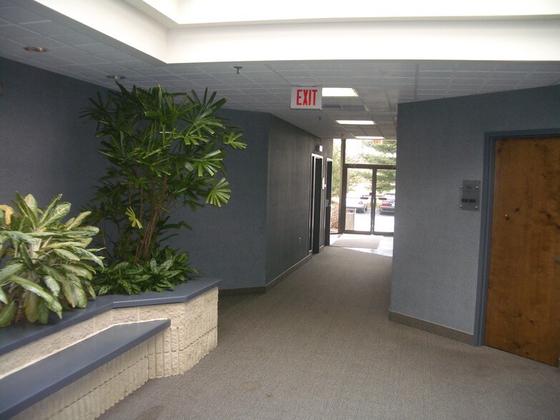 More Photos Of 400 Grove Rd, Thorofare Office For Lease