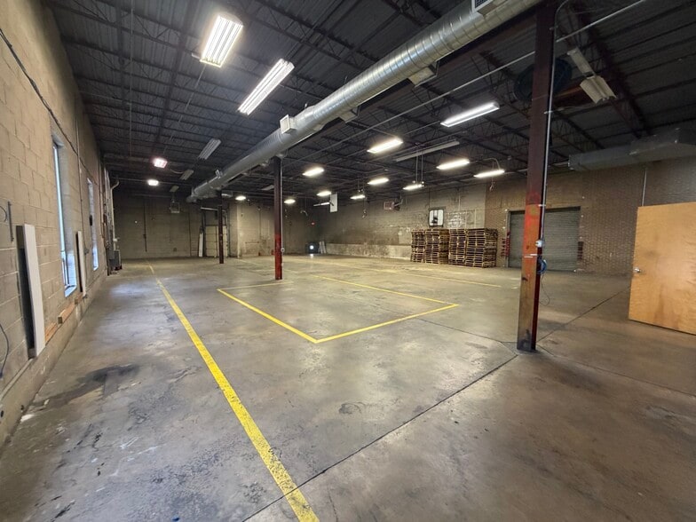 More Photos Of 49-55 Fadem Rd, Springfield Warehouse For Lease