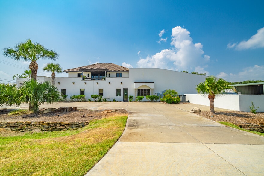 More Photos Of 1703 Highway 35 S, Rockport Office Residential For Lease