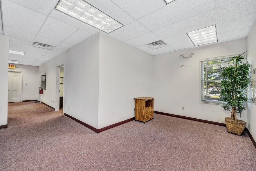 More Photos Of 860 NW Washington Blvd, Hamilton Medical For Lease