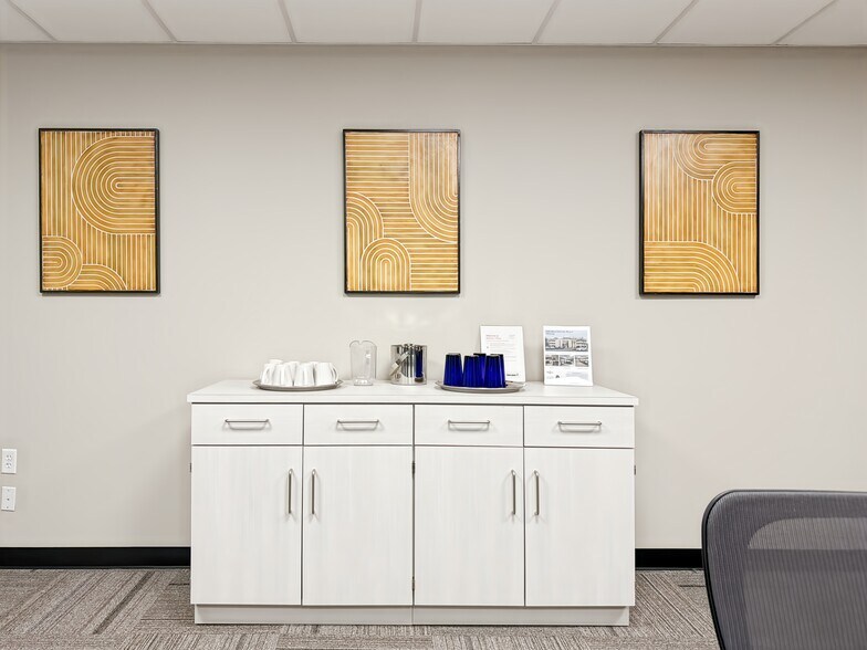 More Photos Of 401 New Karner Rd, Albany Coworking Space