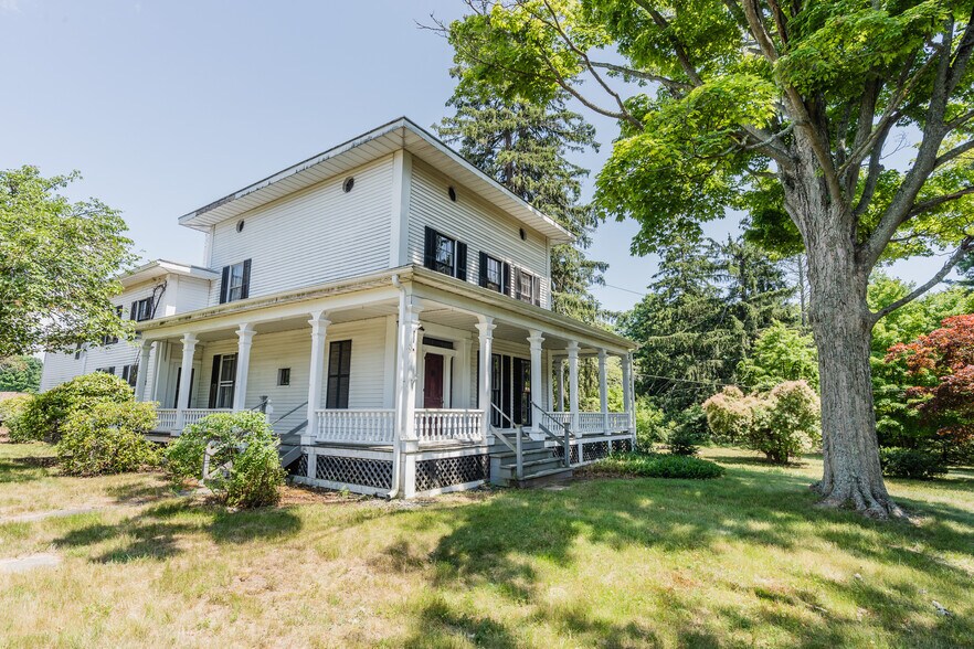 More Photos Of 1572 Saybrook Rd, Haddam General Retail For Sale