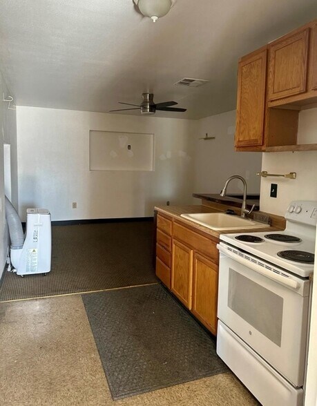 More Photos Of 3641-3645 51st Ave, Sacramento Warehouse For Lease