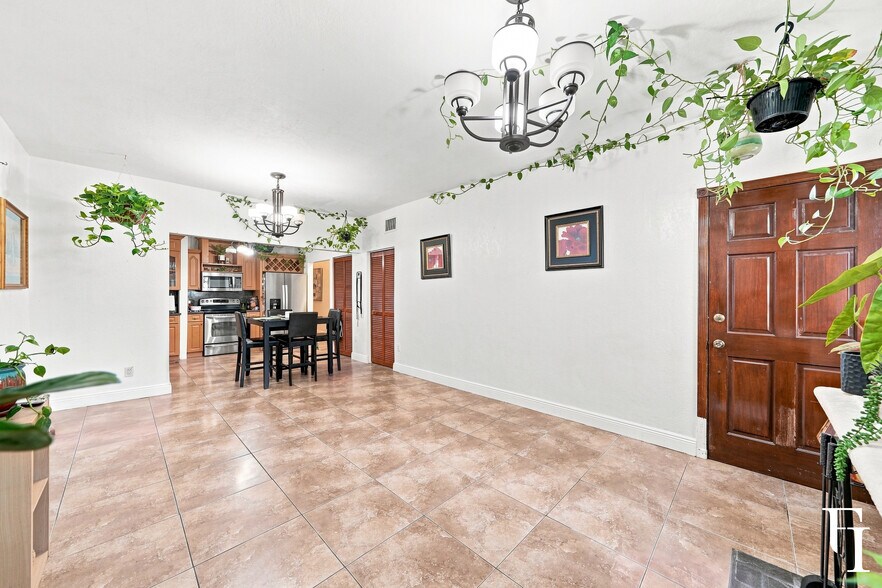 More Photos Of 1353 SW 1st St, Miami Storefront Retail Residential For Sale