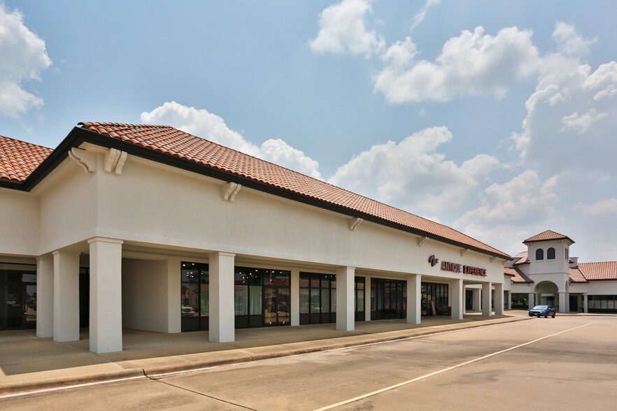 More Photos Of 5800 N Interstate 35, Denton Unknown For Lease