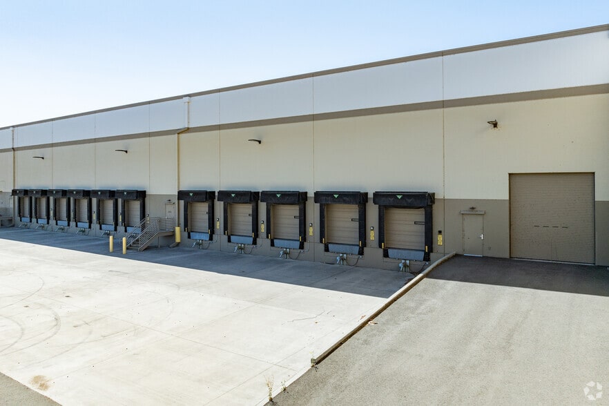 More Photos Of 22801 8th St E, Sonoma Warehouse For Lease