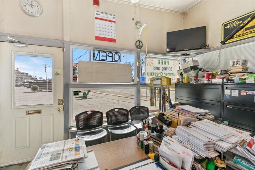 More Photos Of 1015 Lakeview Ave, Dracut General Retail For Sale