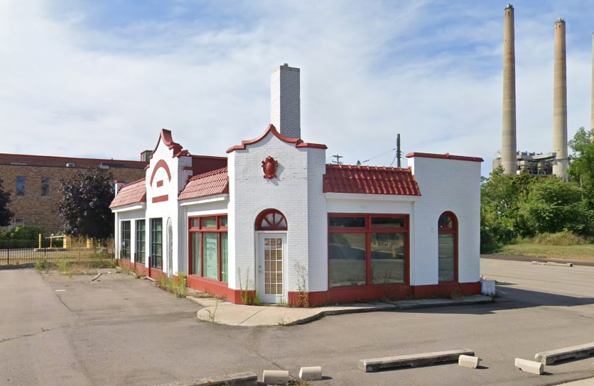 More Photos Of 1102 S Washington Ave, Lansing Freestanding For Sale