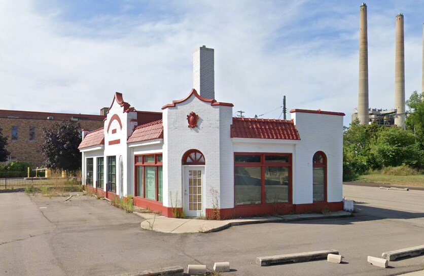 More Photos Of 1102 S Washington Ave, Lansing Freestanding For Lease