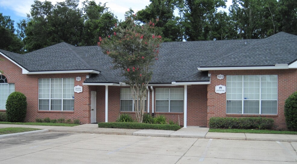Primary Photo Of 8825 Perimeter Park Blvd, Jacksonville Medical For Sale