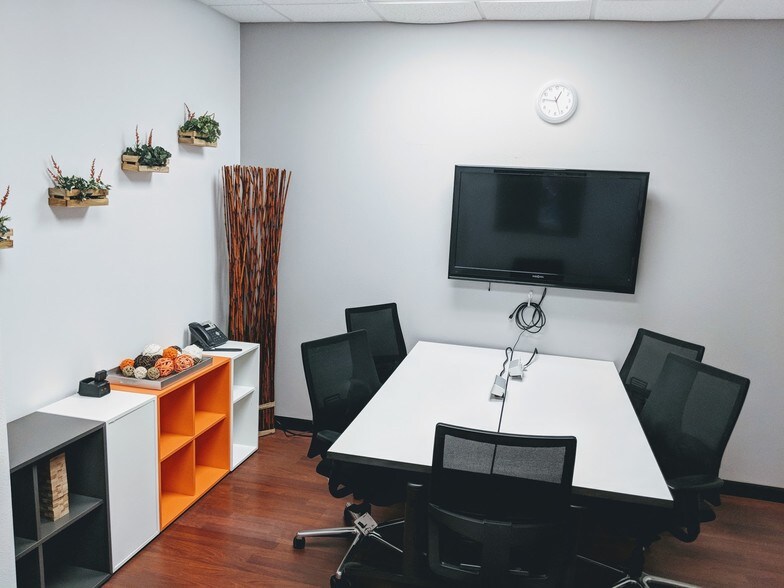 More Photos Of 21750 Hardy Oak Blvd, San Antonio Coworking Space