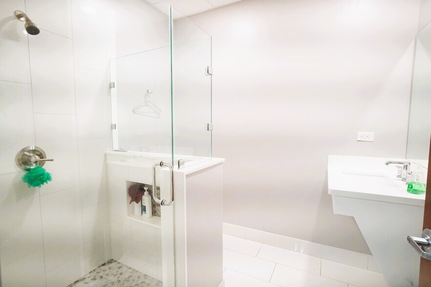 More Photos Of 4825 Almeda Rd, Houston Medical For Lease