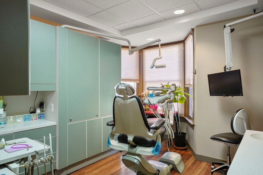 More Photos Of 3025 W 38th Ave, Denver Medical For Sale
