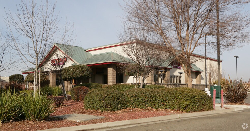 Primary Photo Of 7221 Laguna Blvd, Elk Grove Restaurant For Sale