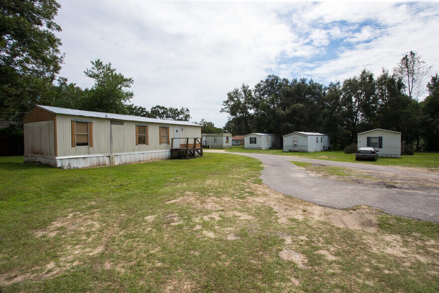 More Photos Of 9771 Guidy Ln, Pensacola Manufactured Housing Mobile Home Park For Sale