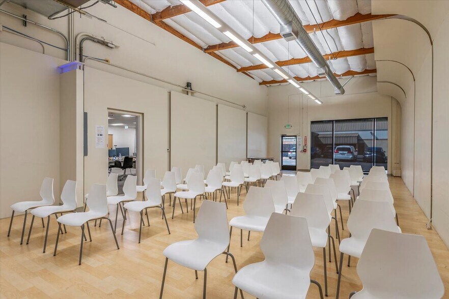 More Photos Of 1290 Reamwood Ave, Sunnyvale Research And Development For Lease