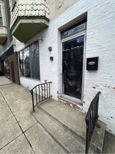 More Photos Of 302 S George St, York Storefront Retail Office For Lease