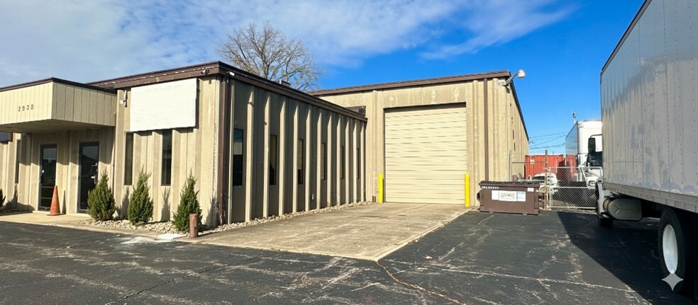 More Photos Of 2928-2930 Switzer Ave, Columbus Warehouse For Lease