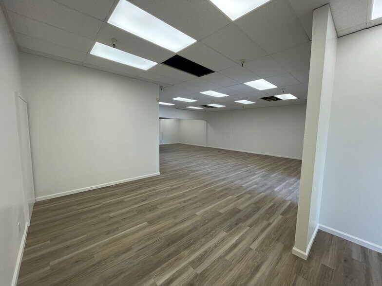 More Photos Of 1063-1071 Hensley St, Richmond Distribution For Lease