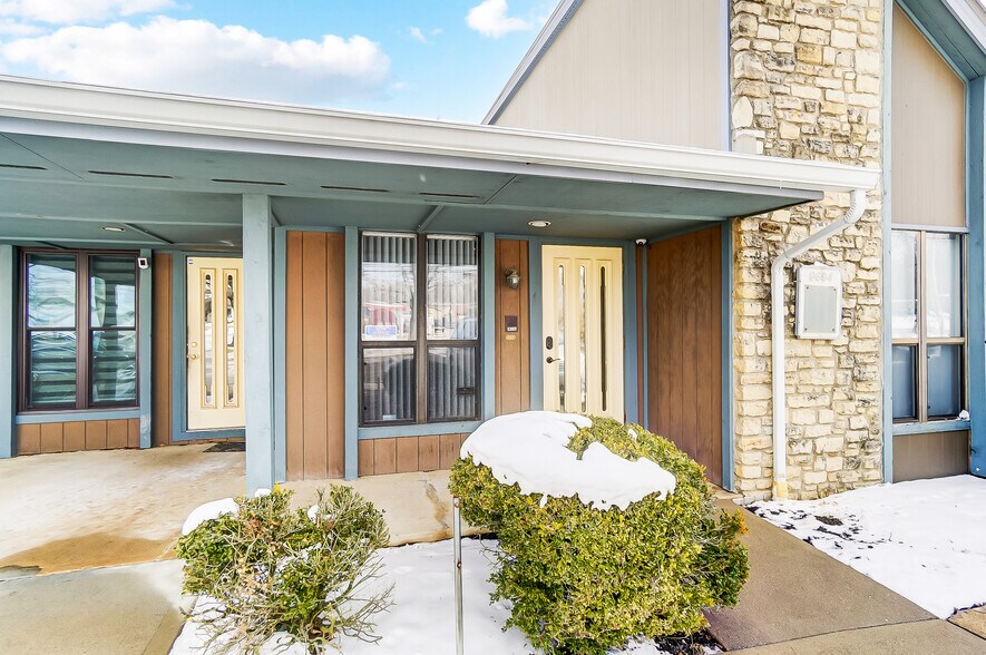 More Photos Of 9672-9694 Cincinnati Columbus Rd, West Chester Office Residential For Sale