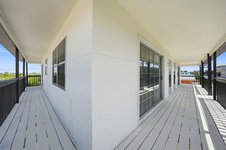 More Photos Of 1261 Beach Rd, Englewood Storefront Retail Residential For Sale