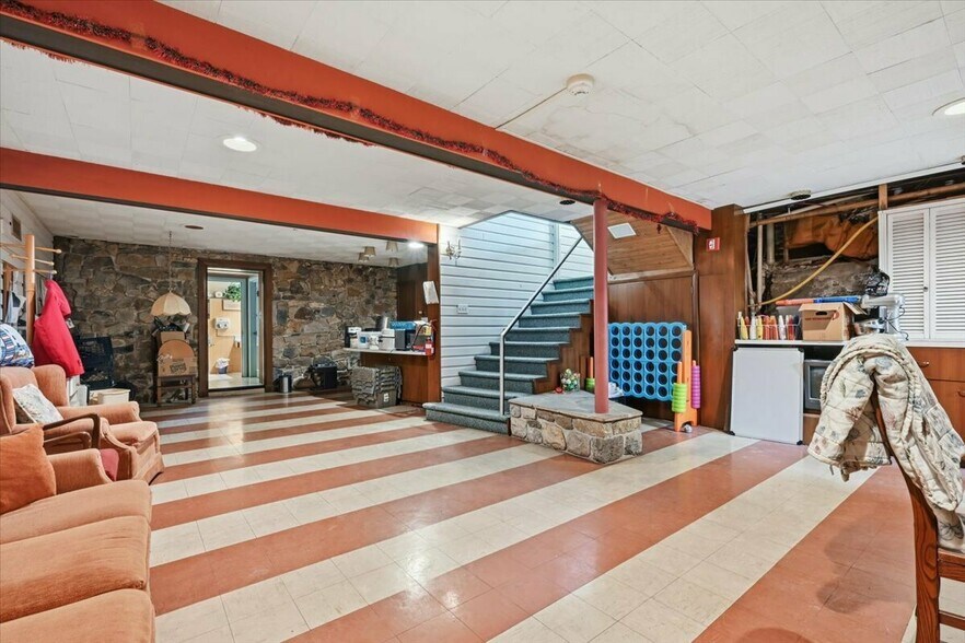 More Photos Of 306 W Main St, Pen Argyl Healthcare For Sale