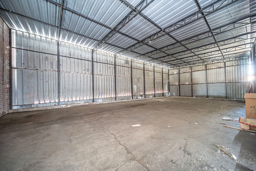 More Photos Of 12828 S Broadway, Los Angeles Warehouse For Sale