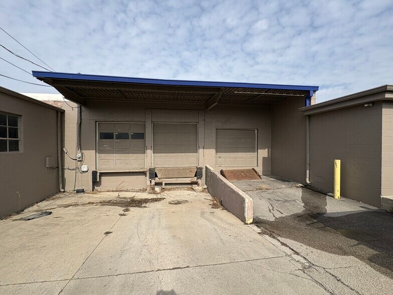 More Photos Of 4911 Industrial Rd, Fort Wayne Warehouse For Lease
