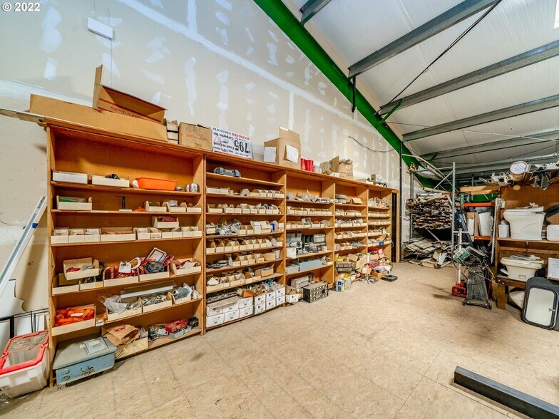 More Photos Of 4190 Highway 101 N, Tillamook Warehouse For Sale