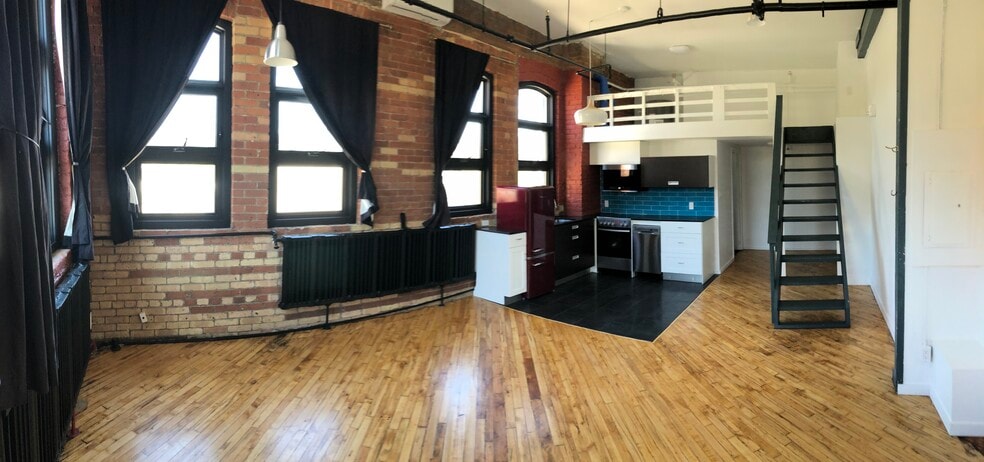 More Photos Of 2480 Dundas St W, Toronto Apartments For Sale