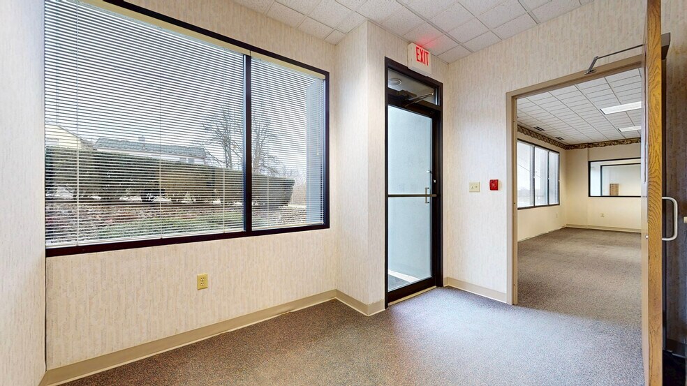 More Photos Of 2228-2230 Sunset Blvd, Steubenville Office For Lease