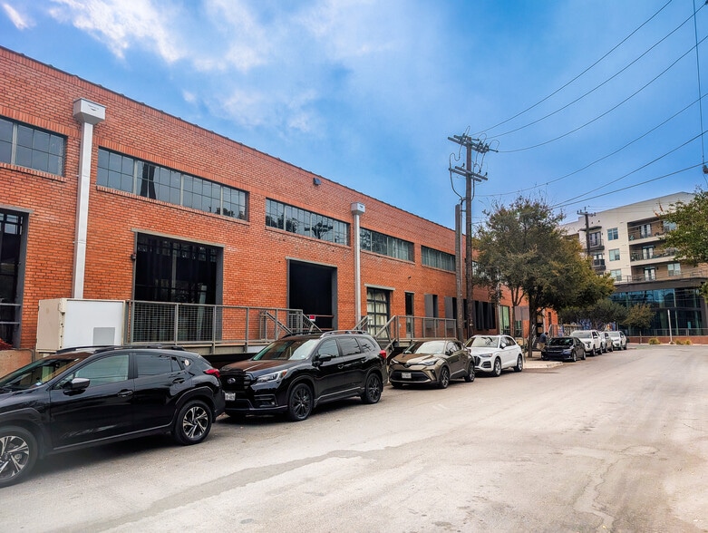 More Photos Of 203 E Jones Ave, San Antonio Office For Lease