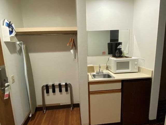 More Photos Of 3815 21st St, Lubbock Hotel For Sale