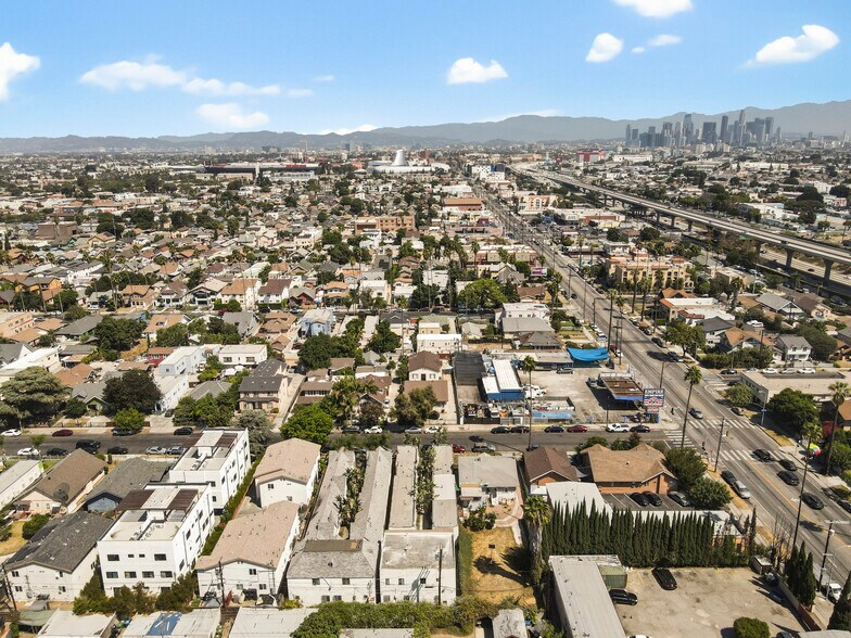 More Photos Of 526-534 W 47th St, Los Angeles Apartments For Sale