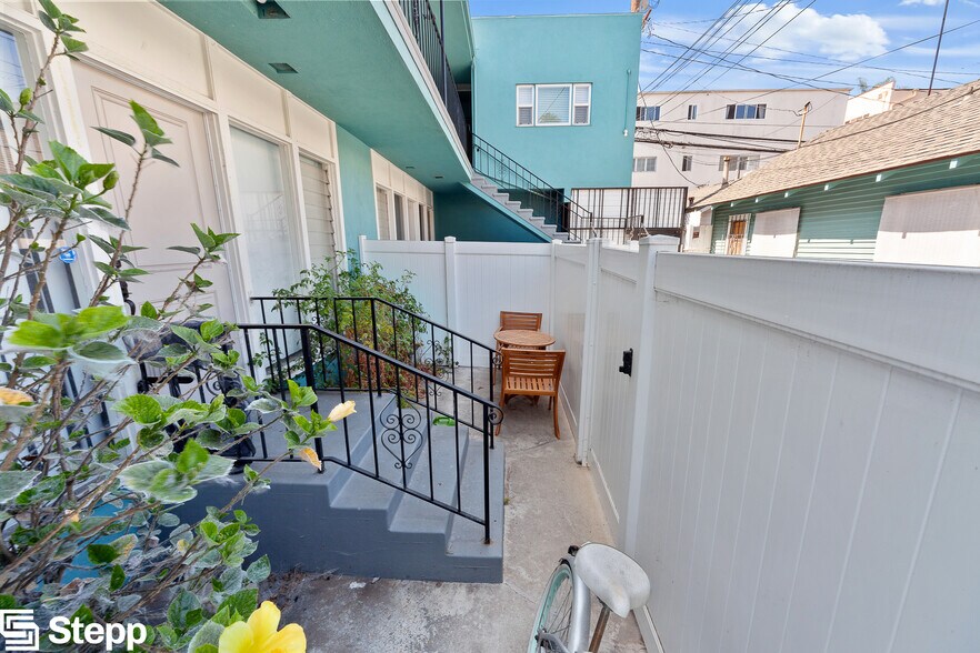 More Photos Of 1142-1148 E 1st St, Long Beach Apartments For Sale