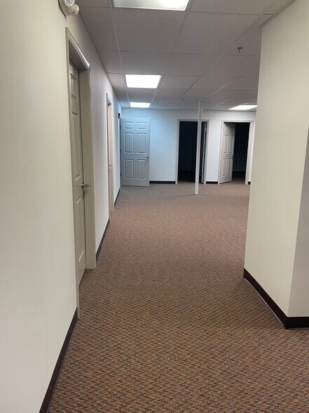 More Photos Of 130 E Burr Blvd, Kearneysville Office For Lease
