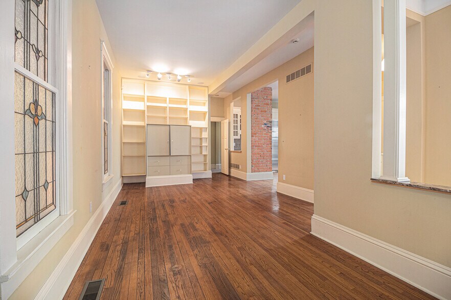 More Photos Of 318 S Thayer St, Ann Arbor Flex For Sale